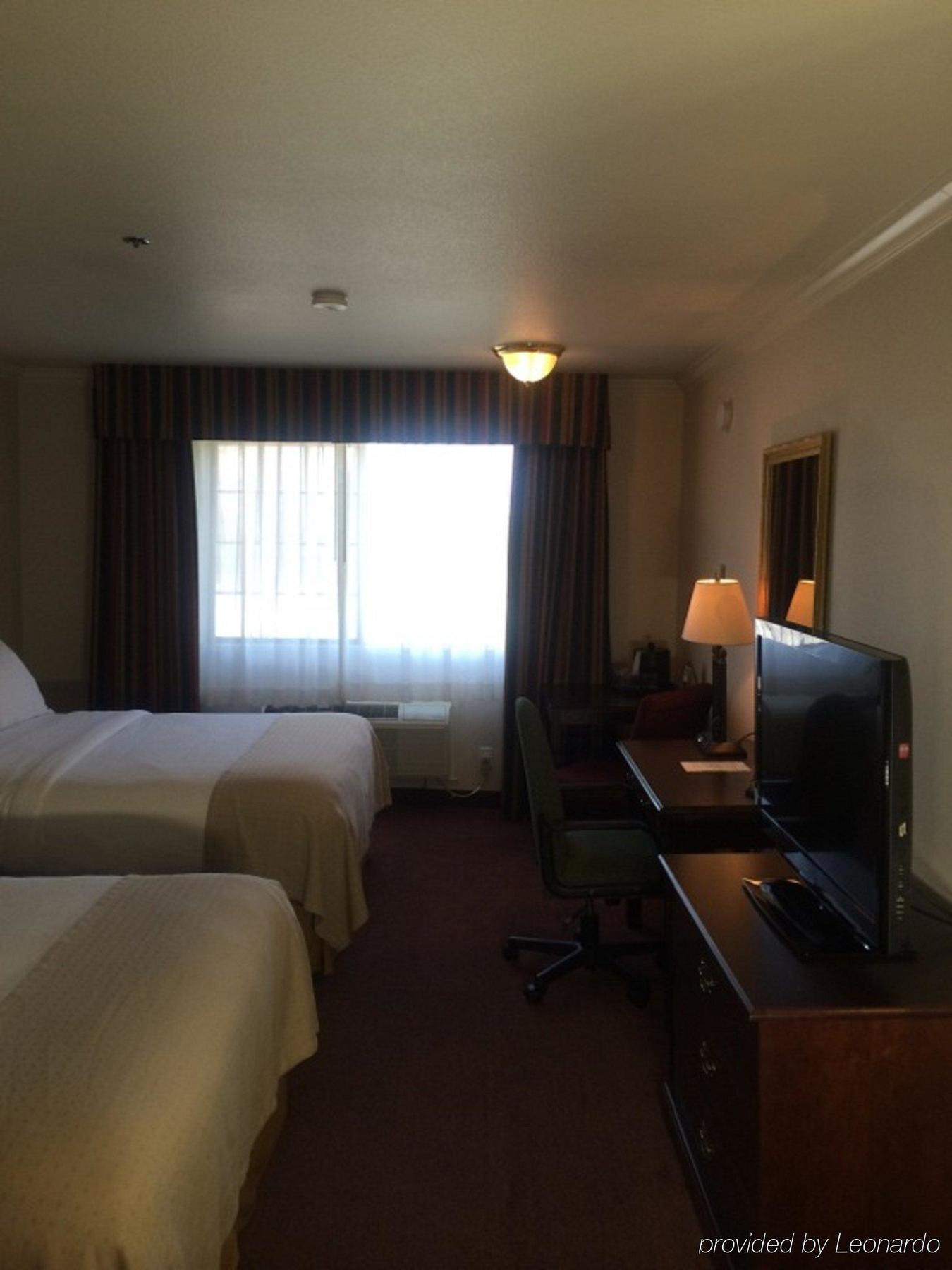 Holiday Inn Selma - Swancourt Экстерьер фото