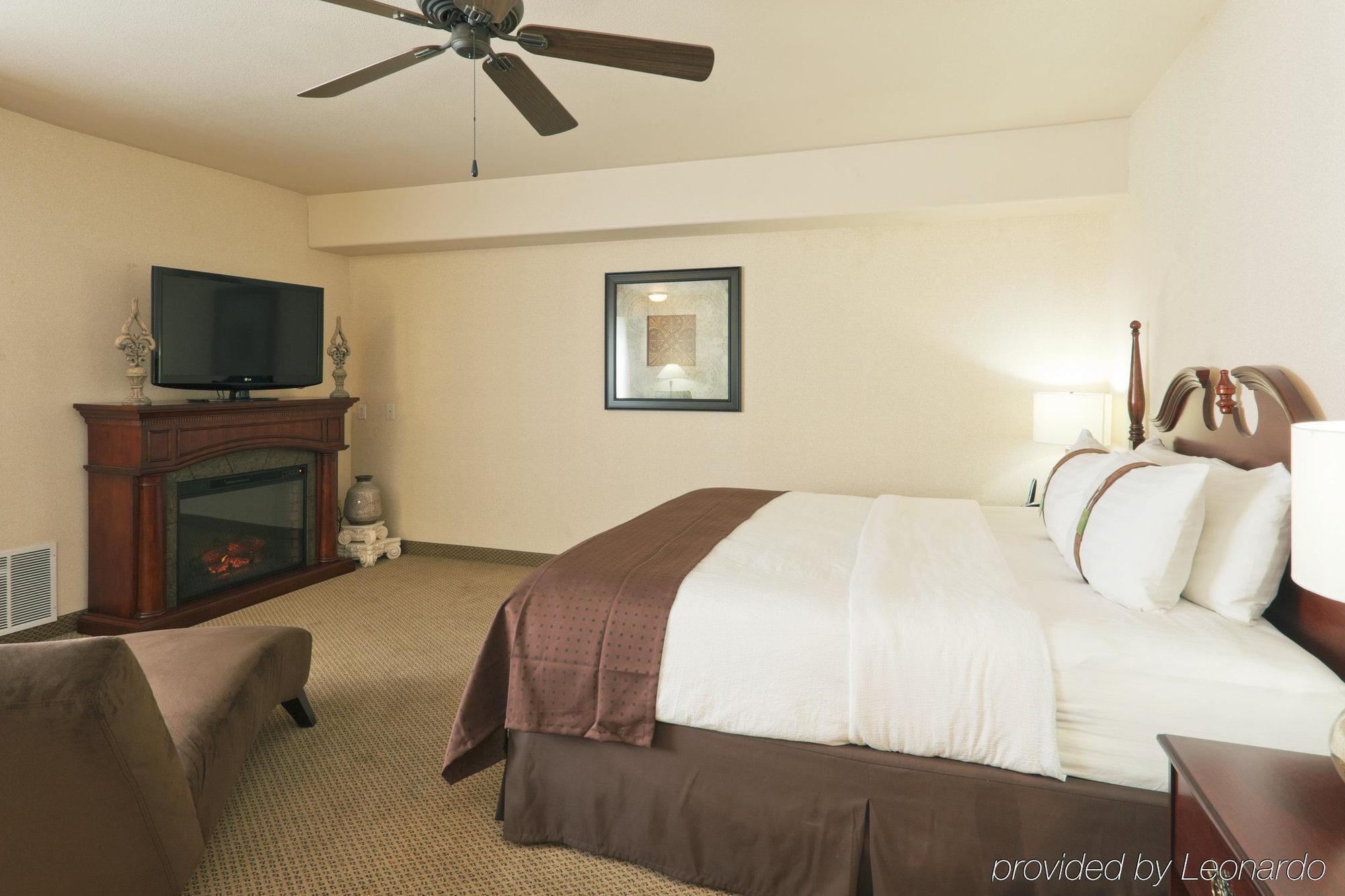 Holiday Inn Selma - Swancourt Экстерьер фото