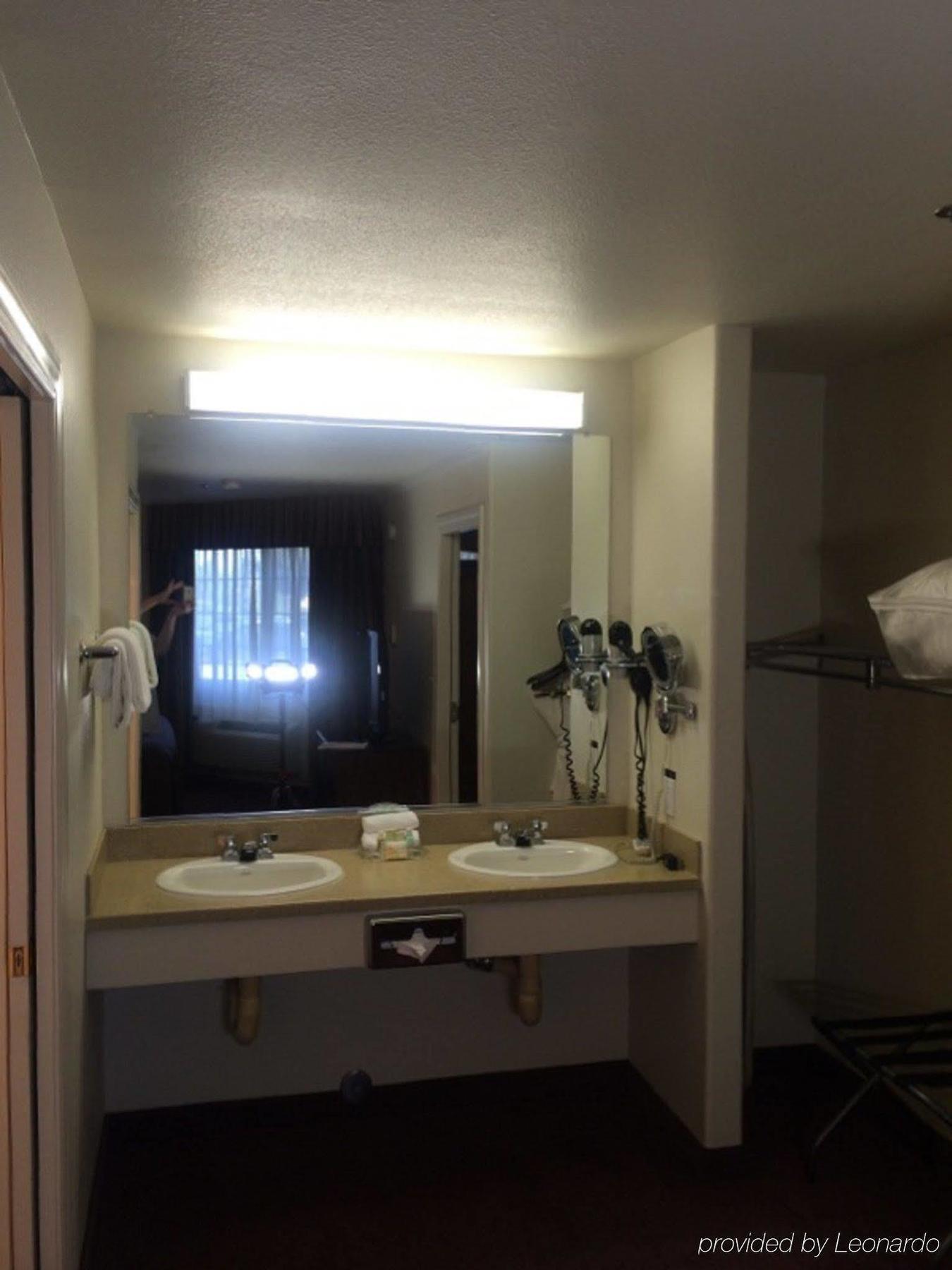 Holiday Inn Selma - Swancourt Экстерьер фото